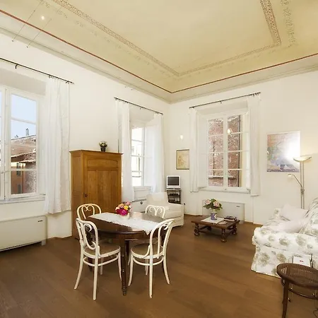 Le Antiche Scale Apartment Lucca